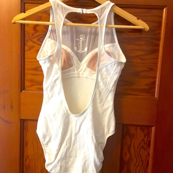 Vintage sexy white one piece bathing suit - Picture 2 of 5